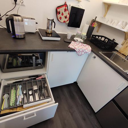 Levelke Mini Apartman Gardony Bagian luar foto