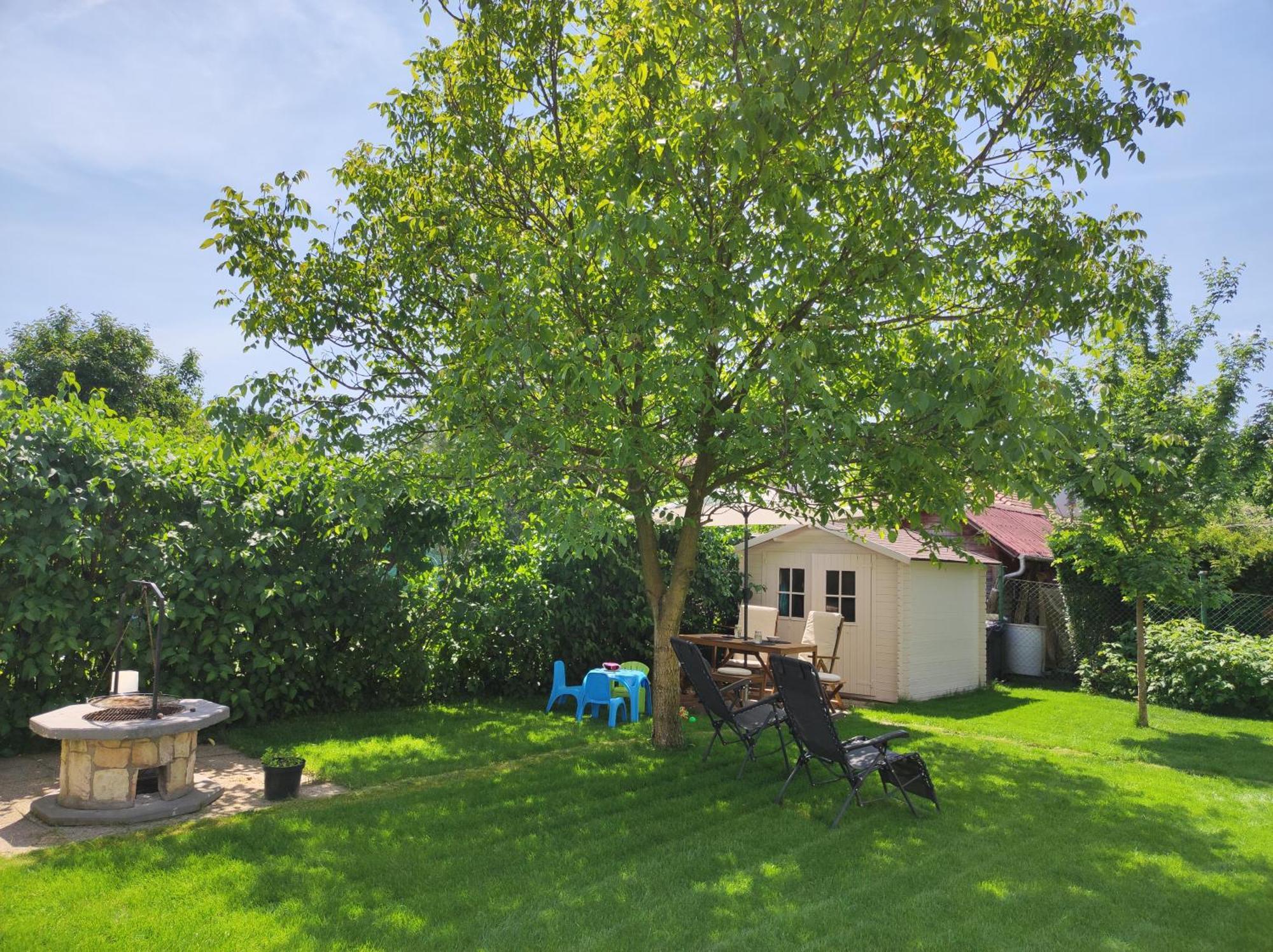 Levelke Mini Apartman Gardony Bagian luar foto